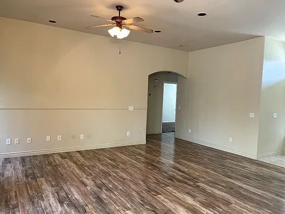 Building Photo - Freshly painted home with newer appliances. Quiet neighborhood near parks, shopping and schools.