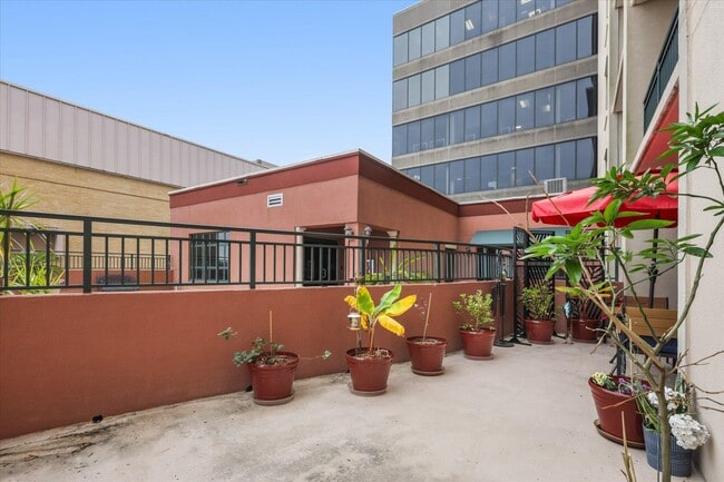 Building Photo - 121 N Monroe St