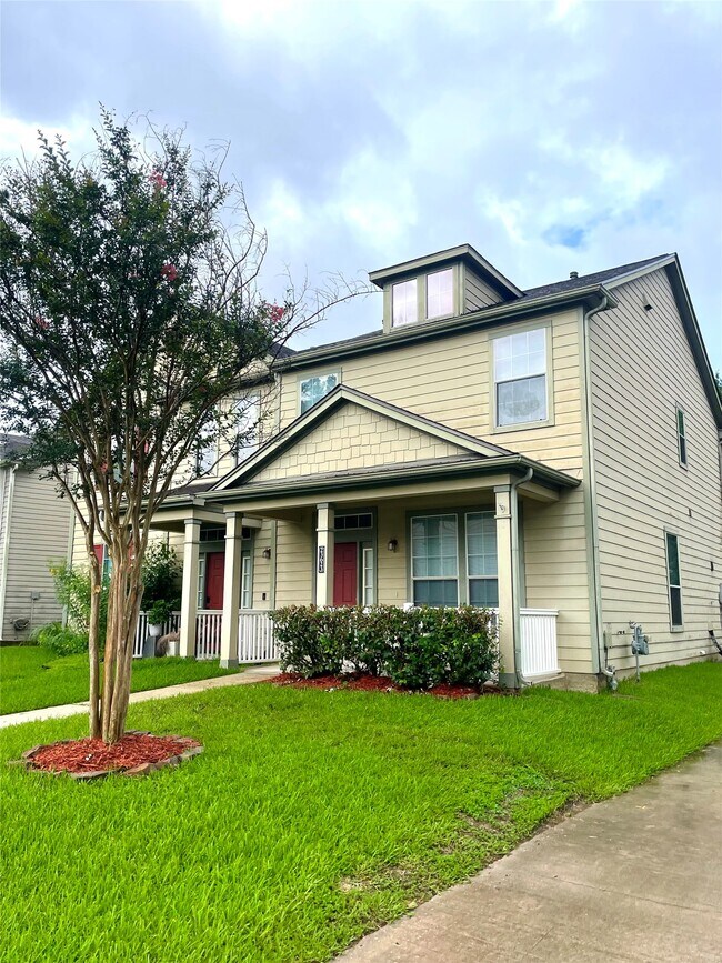 Building Photo - 23623 Twisting Falls Dr