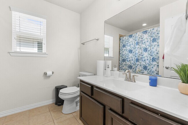 Building Photo - 2314 Red Slate Dr