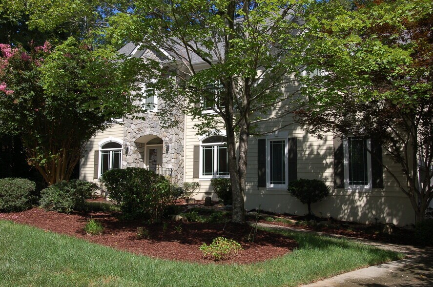 Front - 103 Withwyndle Ct