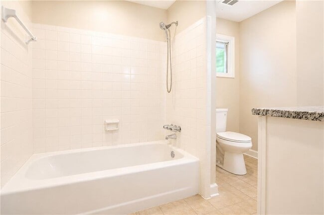 Building Photo - 3470 Clubland Dr