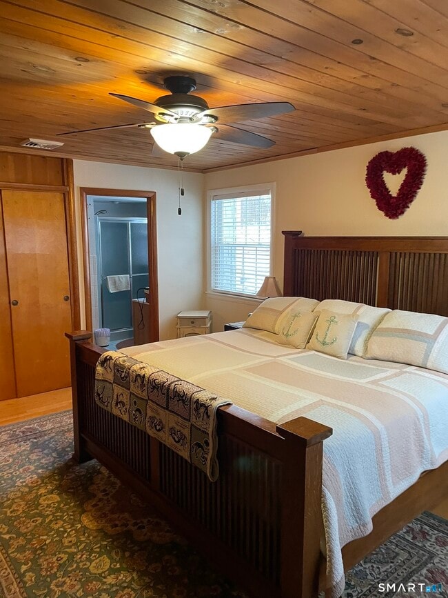 Building Photo - 51 W Lake Ave