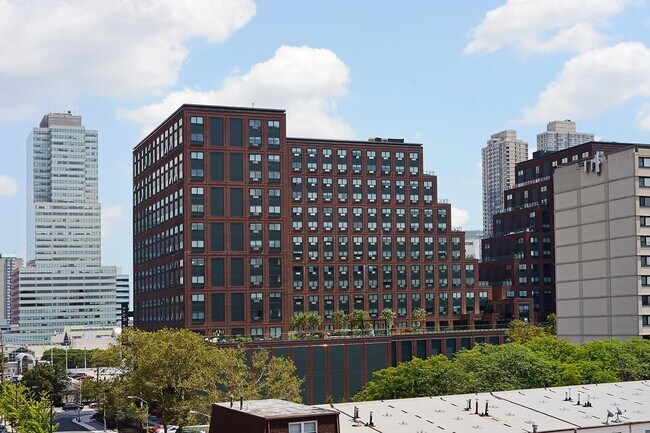 Building Photo - 212 9th St