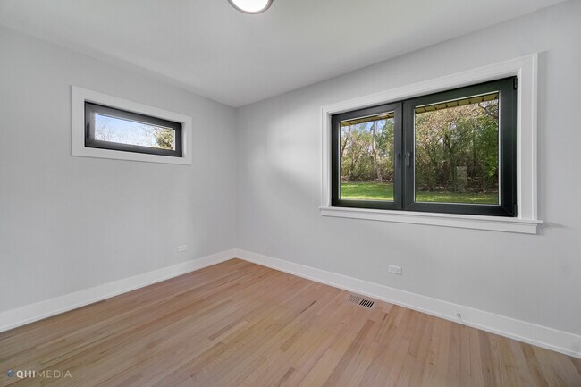 Building Photo - 66 Mionske Dr