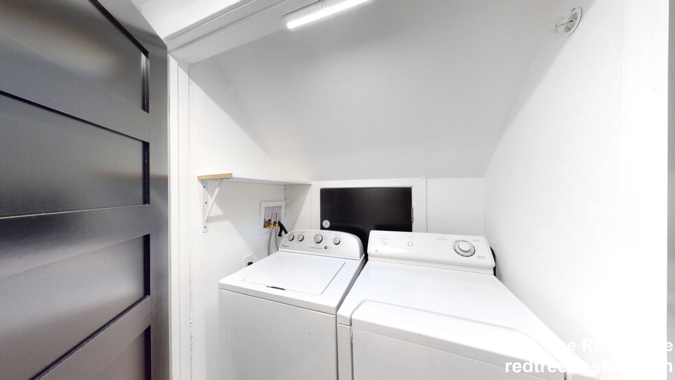 Building Photo - 659 South St