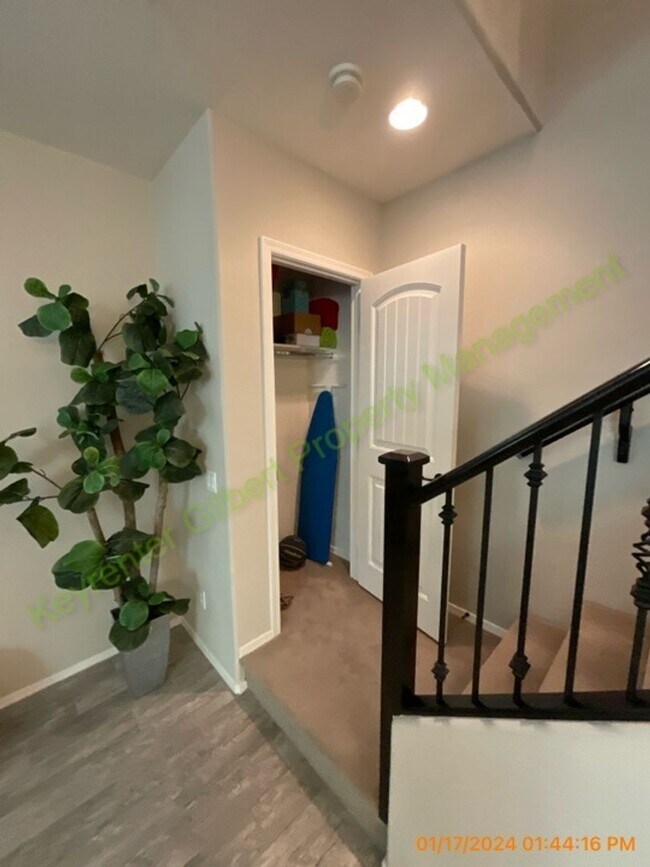 Building Photo - 3 bed/2.5 bath Condo in Gilbert’s Lofts in...