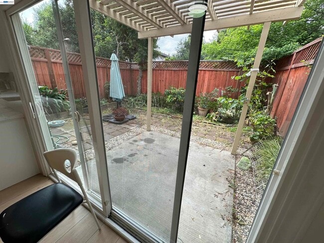 Building Photo - 157 El Dorado Common