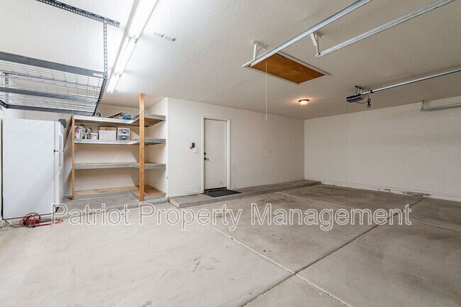 Building Photo - 4704 E Villa Maria Dr