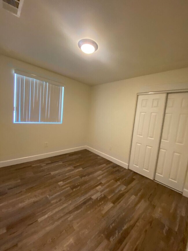 Building Photo - 23(1456,1458)