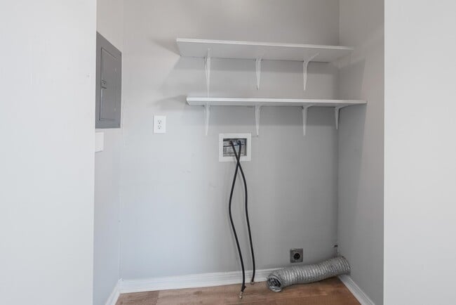 Building Photo - 205 Marquette St