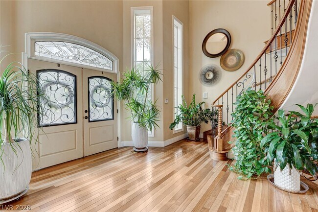 Building Photo - 7001 Alamitos Cir