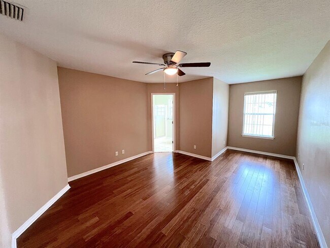 Building Photo - 70 Pheasant Dr