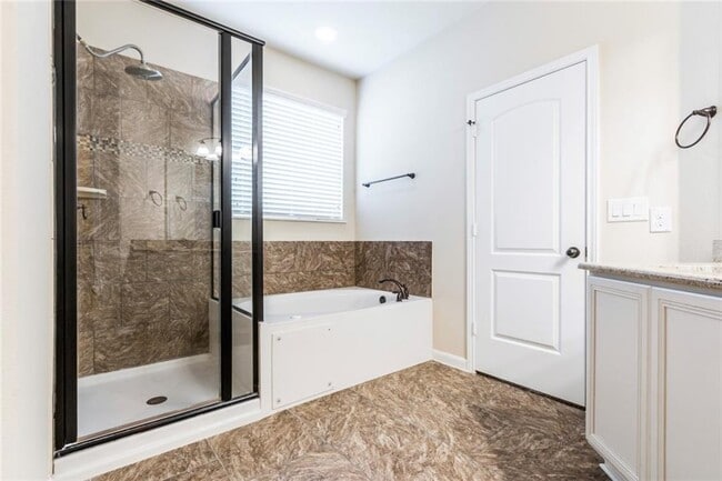 Building Photo - 1917 Tawakoni Dr