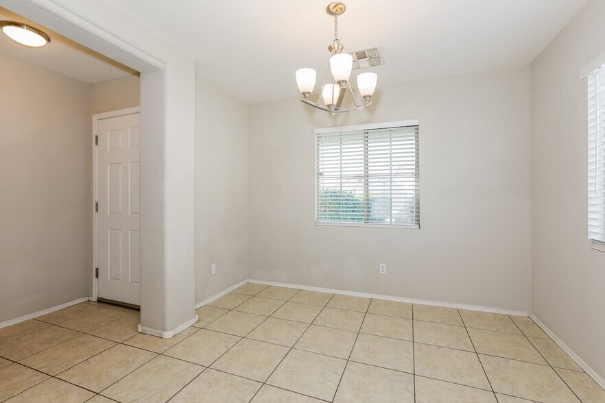 Building Photo - 1750 E Christopher St