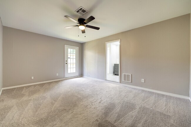 Building Photo - 9006 Stone Brook Ln