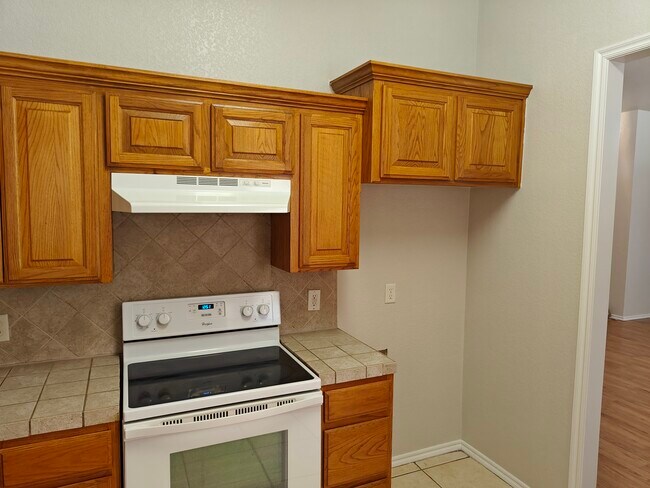 Building Photo - 809 Regiment Way
