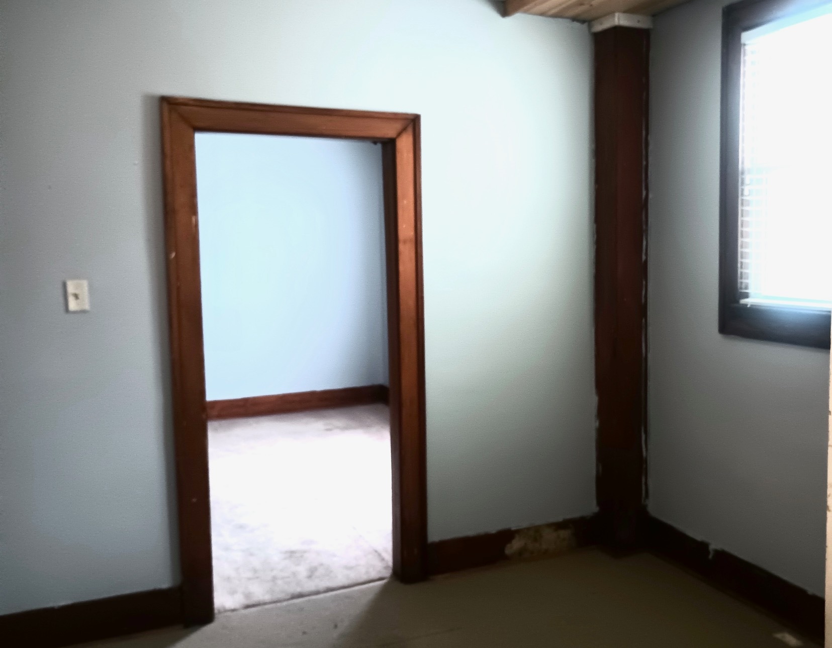 Building Photo - 227 S Main St