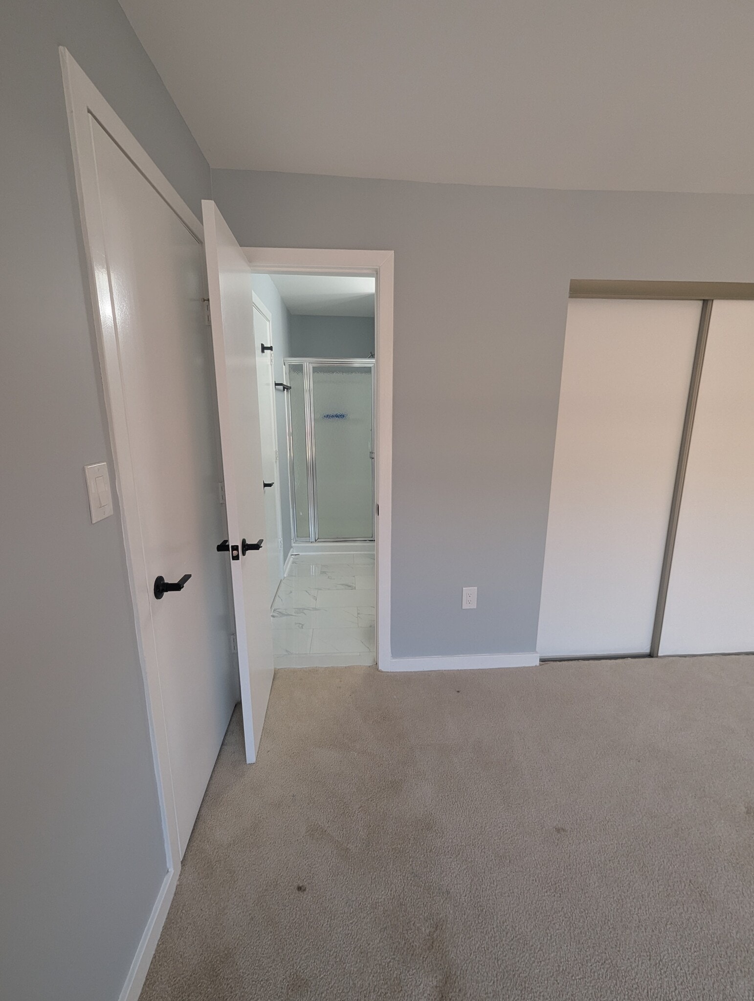 Building Photo - 3145 Hawthorne Dr NE