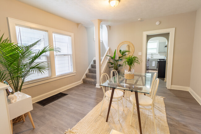 Building Photo - 1125 Wilson Ave