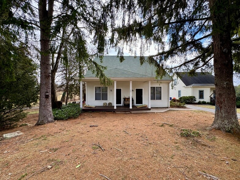 Primary Photo - 107 Givens Ln