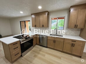 Building Photo - 3095 Disney Dr