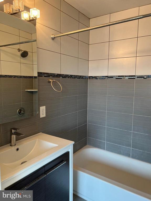 Building Photo - 1257 N Newkirk St