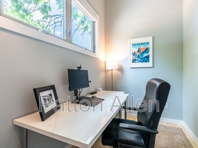 Building Photo - 206 Waynesville Ave