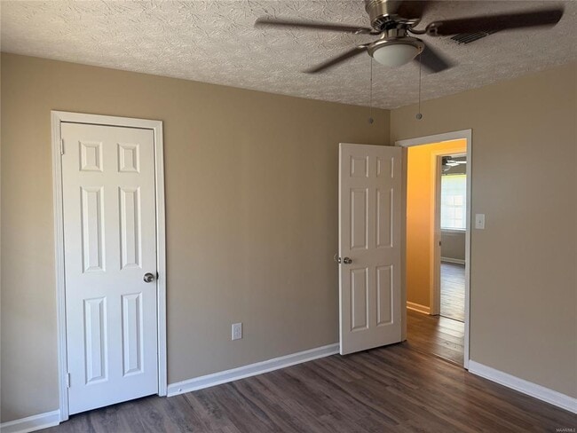 Building Photo - 1206 Kingston Green Dr