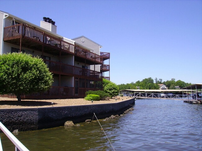 Building Photo - 2 Bedroom Condo in Osage Beach