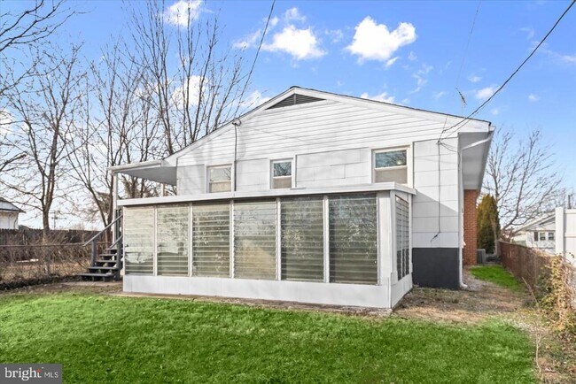 Building Photo - 517 Winters Ln