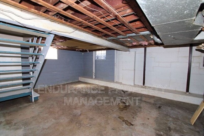 Building Photo - 937 Grand Ave