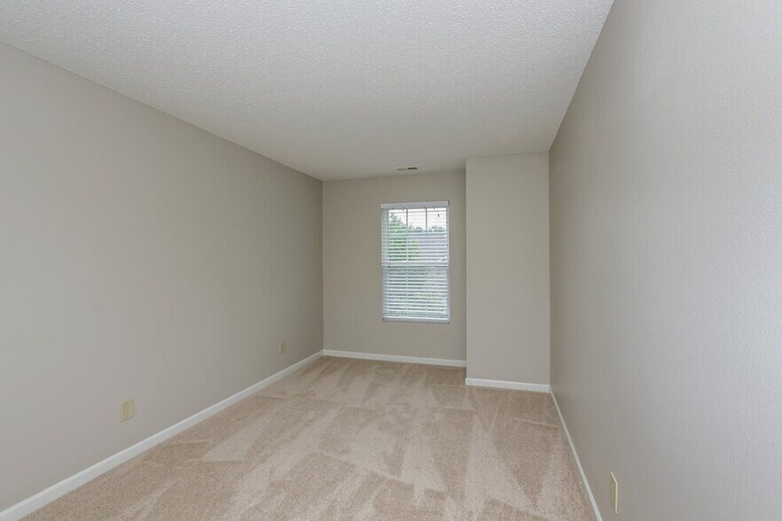 Building Photo - 7029 Maple Park Ln