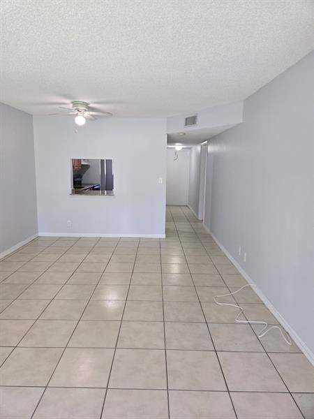 Building Photo - 8001 Fairview Dr
