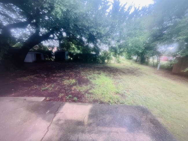 Building Photo - 601 Bigbee Dr
