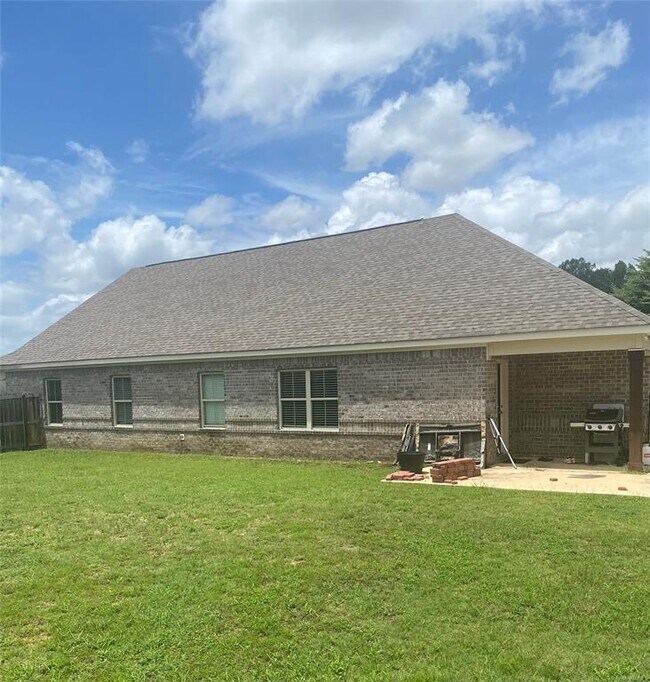 Building Photo - 8943 Braxton Ln