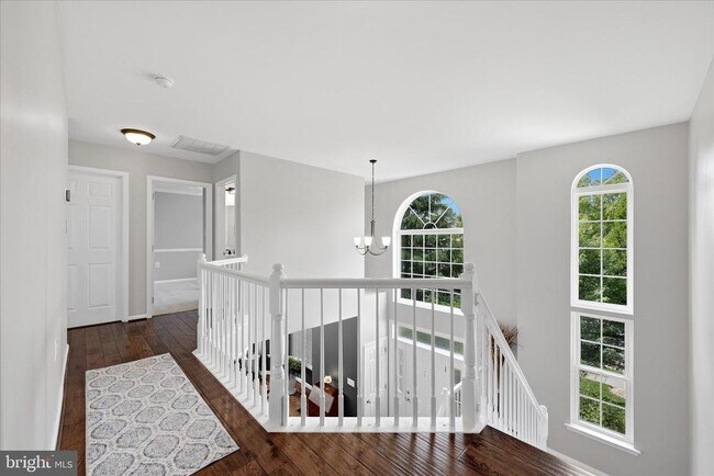 Building Photo - 704 Seaton Ct SE