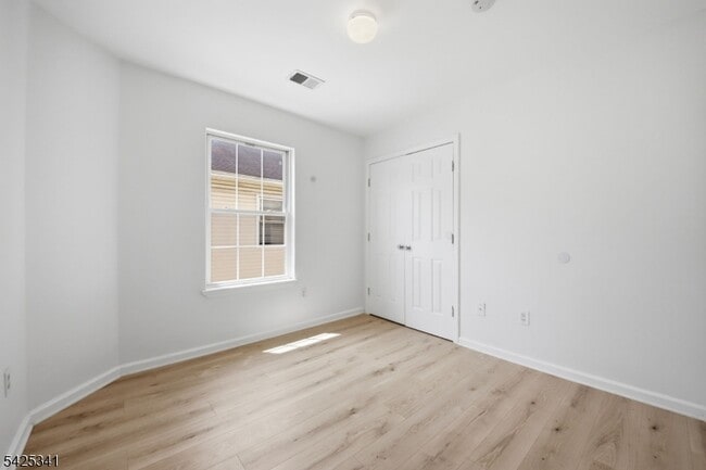 Building Photo - 20 Wakeman Ave