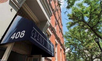 Building Photo - 408 W Saint Clair Ave