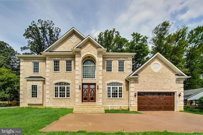 Building Photo - 3104 Sleepy Hollow Rd