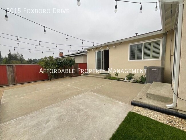 Building Photo - 5015 Foxboro Dr