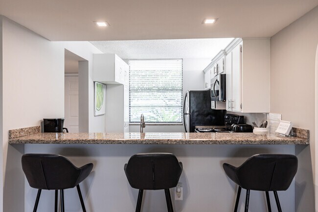 Building Photo - 3540 Whitehall Dr