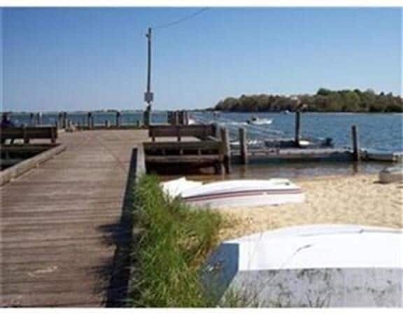 Building Photo - 428 Main St