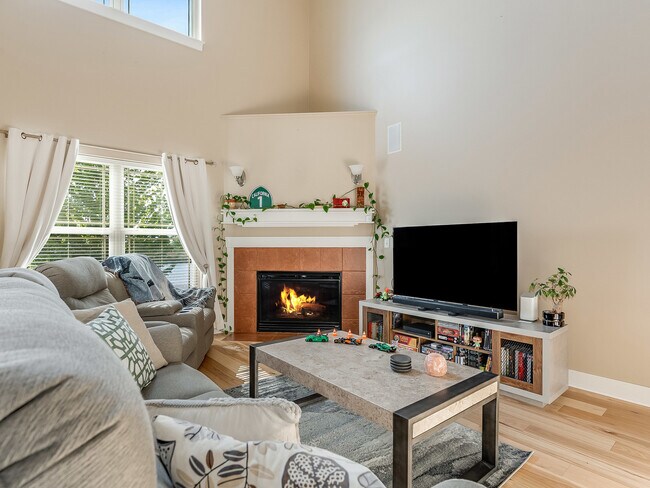 Building Photo - 15749 W Crobally Way