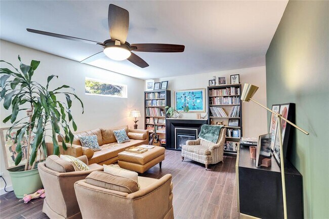 Building Photo - 908 Hermitage Dr