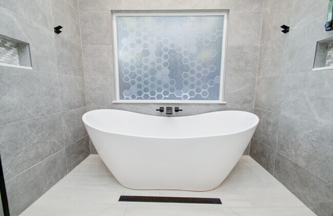 Building Photo - 11102 Hillcroft St