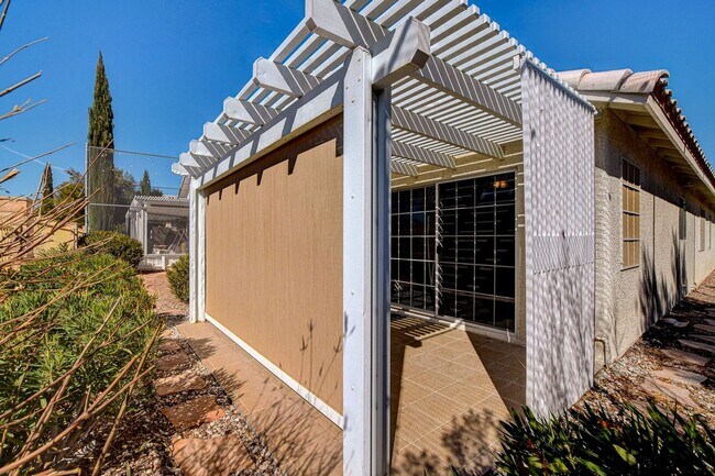 Building Photo - 5053 Cedar Lawn Way