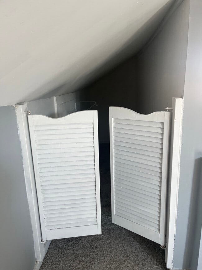 Building Photo - 10141 Roxbury St