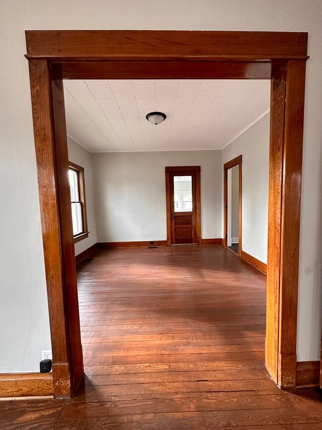 Building Photo - Updated 2-Bedroom Home with Modern Upgrade...