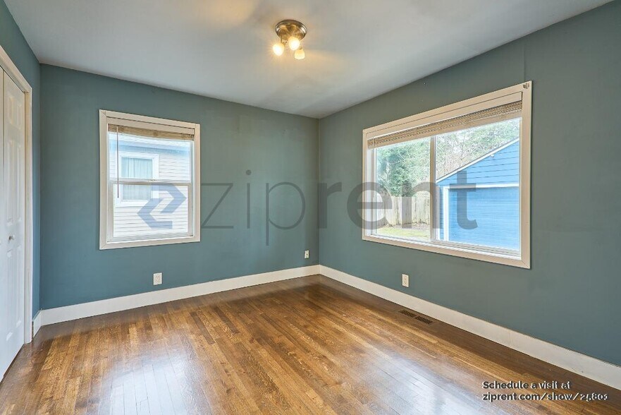 Building Photo - 2418 SE 141st Ave